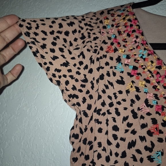 Savanna Jane Cheetah Print V-Neck Dress S Embroidered - Picture 6 of 10
